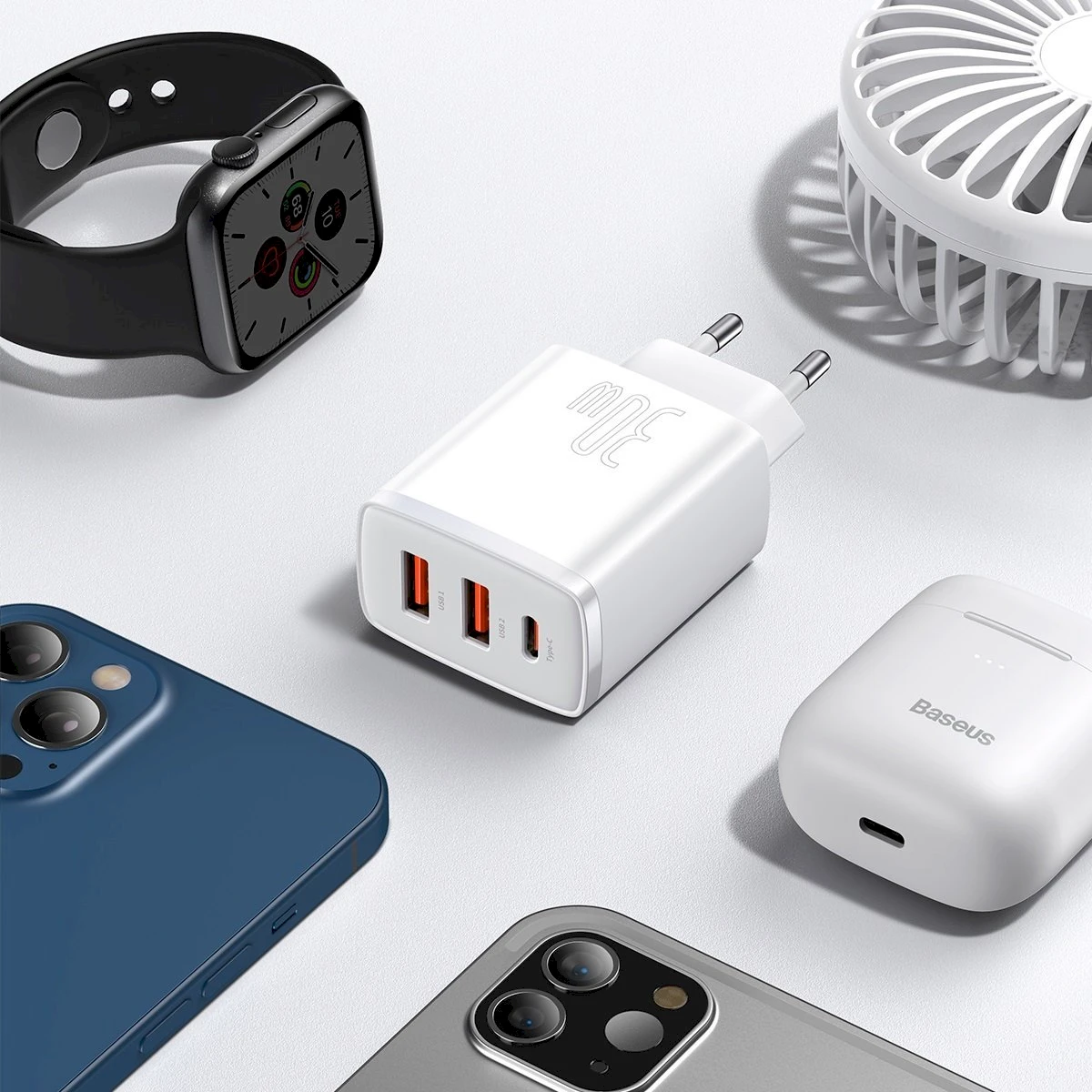 Baseus Sieninis įkroviklis 30W 2xUSB + USB-C QC3.0 PD3.0, baltas