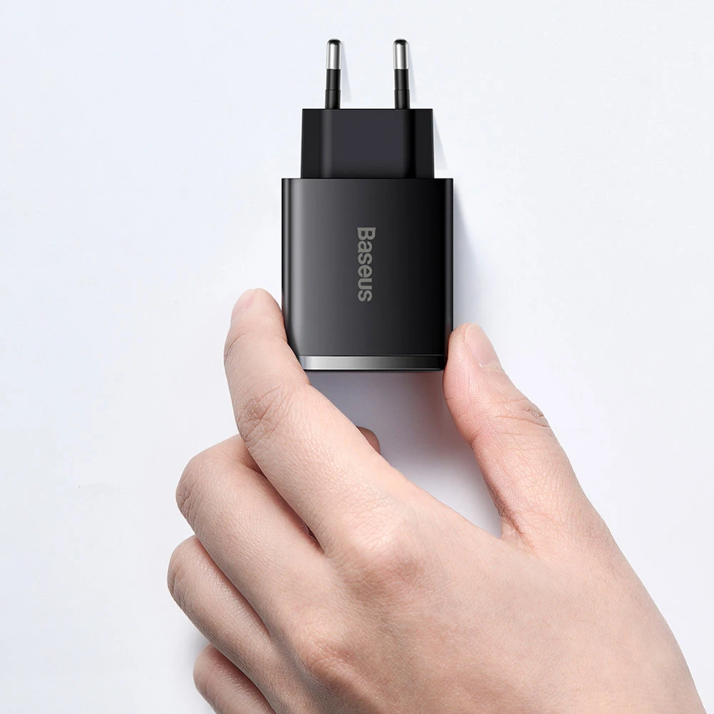 Baseus Sieninis įkroviklis 30W 2xUSB + USB-C QC3.0 PD3.0, juodas