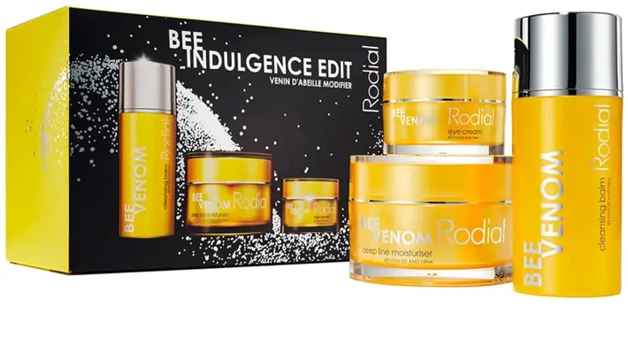 Bee Indulgente Edit Set Rodial: Bee Venom Moisturizing Kreminis For Face, 50 ml + Bee Venom Brightening Paakių kremas, 25 ml + Bee Venom Eliminates Impurities Cleansing Balm For Face, 100 ml