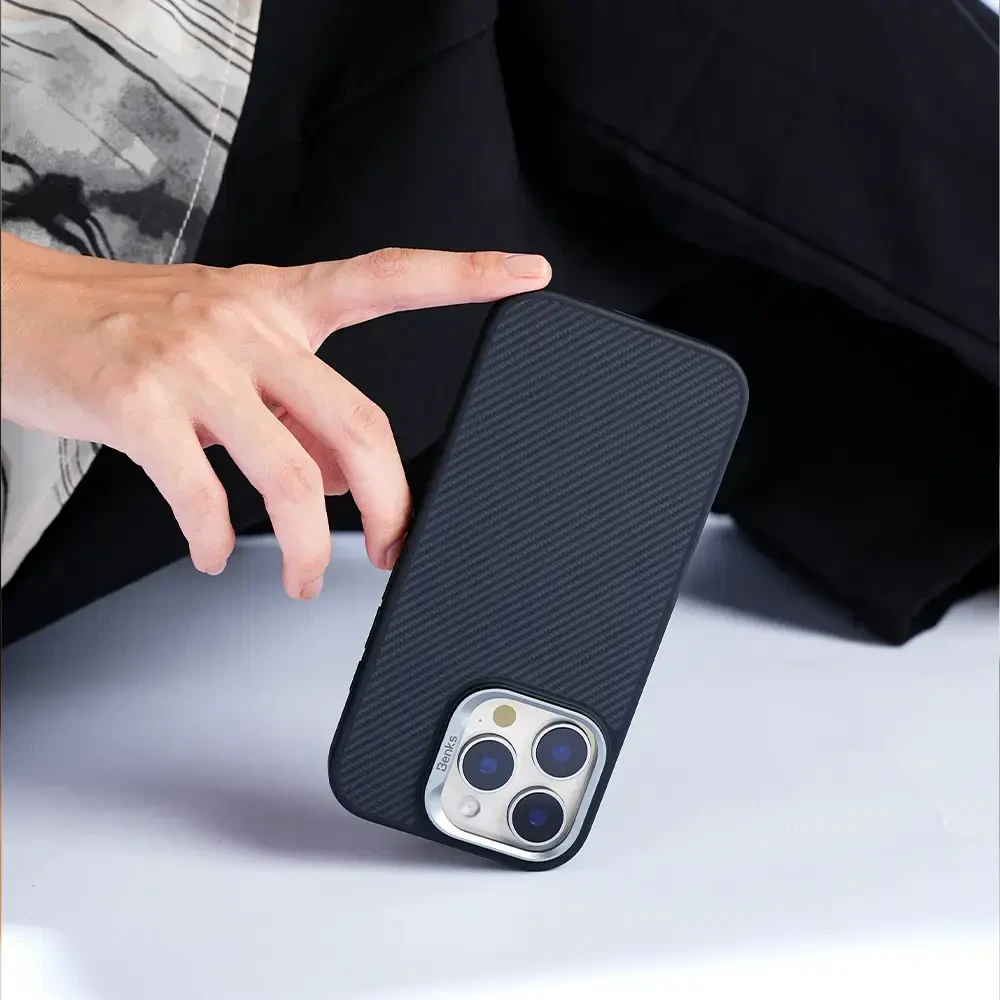 Benks Magnetic Armor Air Kevlar dėklas Metal Frame 600D Apple iPhone 15 Plus juodos spalvos