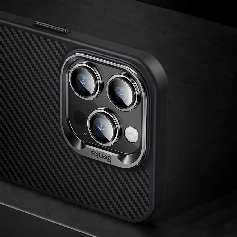„Benks Magnetic Hybrid Armor Pro Kevlar“ telefono dėklas, skirtas „iPhone 15 Plus“, juodas