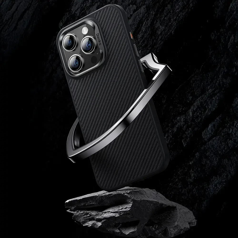 „Benks Magnetic Hybrid Armor Pro Kevlar“ telefono dėklas, skirtas „iPhone 15 Plus“, juodas