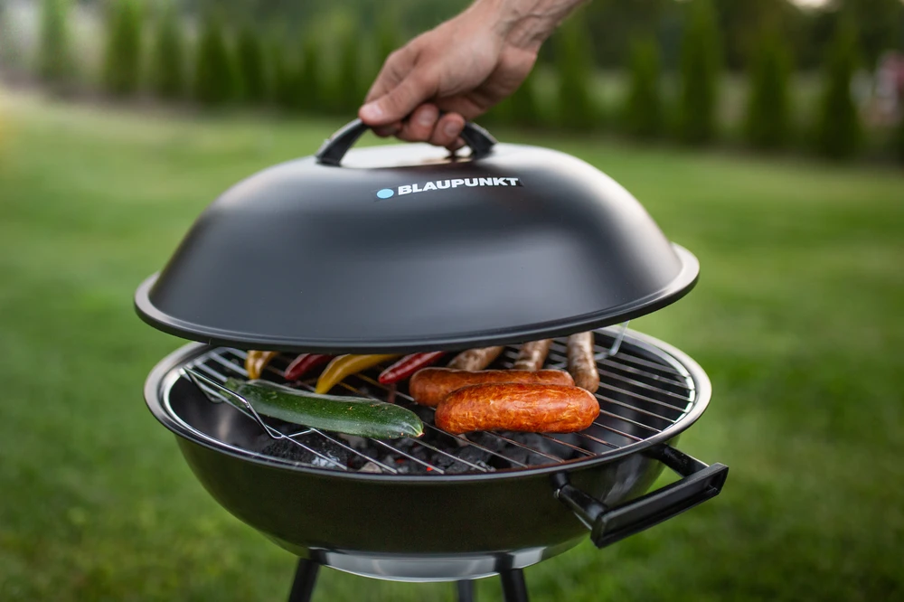 Circular grill with lid Blaupunkt GC301, juodas