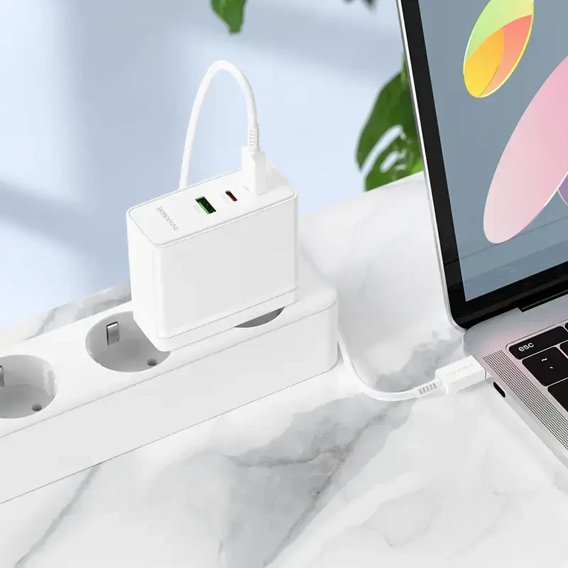 Oem Borofone laidinis įkroviklis BN11 Imperial – USB + 2xType C – QC 3.0 PD 100W baltos spalvos
