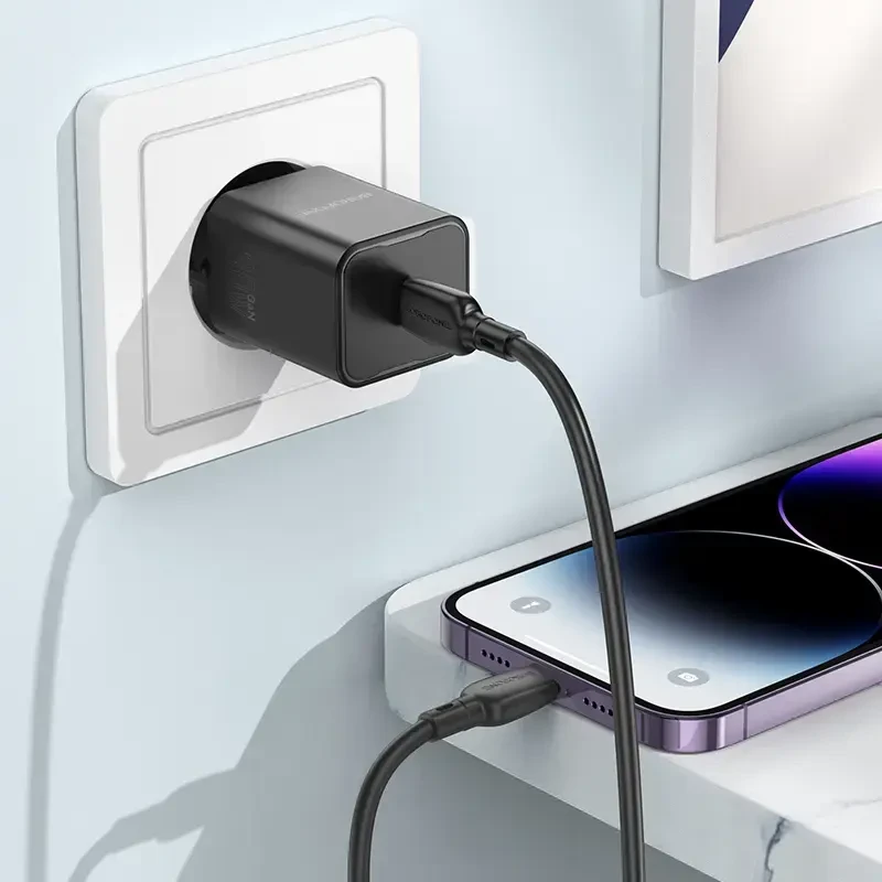 Borofone Laidinis įkroviklis BN13 Safety GaN – Type C – PD 30W su Type C į Lightning kabeliu juodos spalvos
