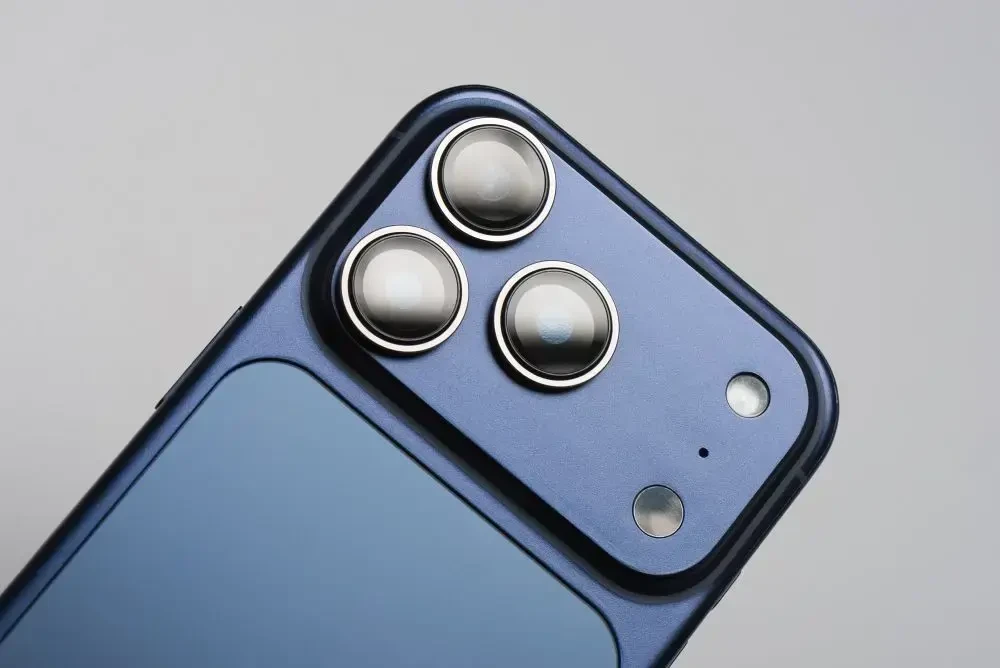 Tempered Glass Camera Lens for iPhone 17 Forcell Premium sidabrinis