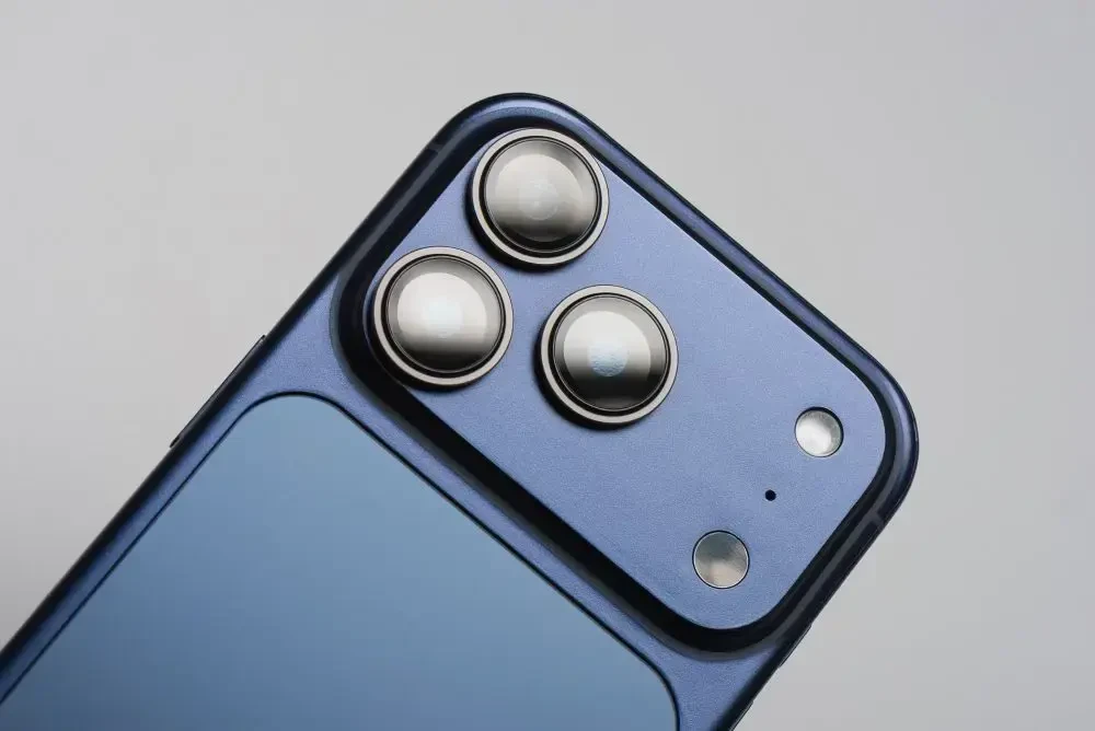 Tempered Glass Camera Lens for iPhone 17 PRO / 17 PRO MAX Forcell Premium titanium pilka
