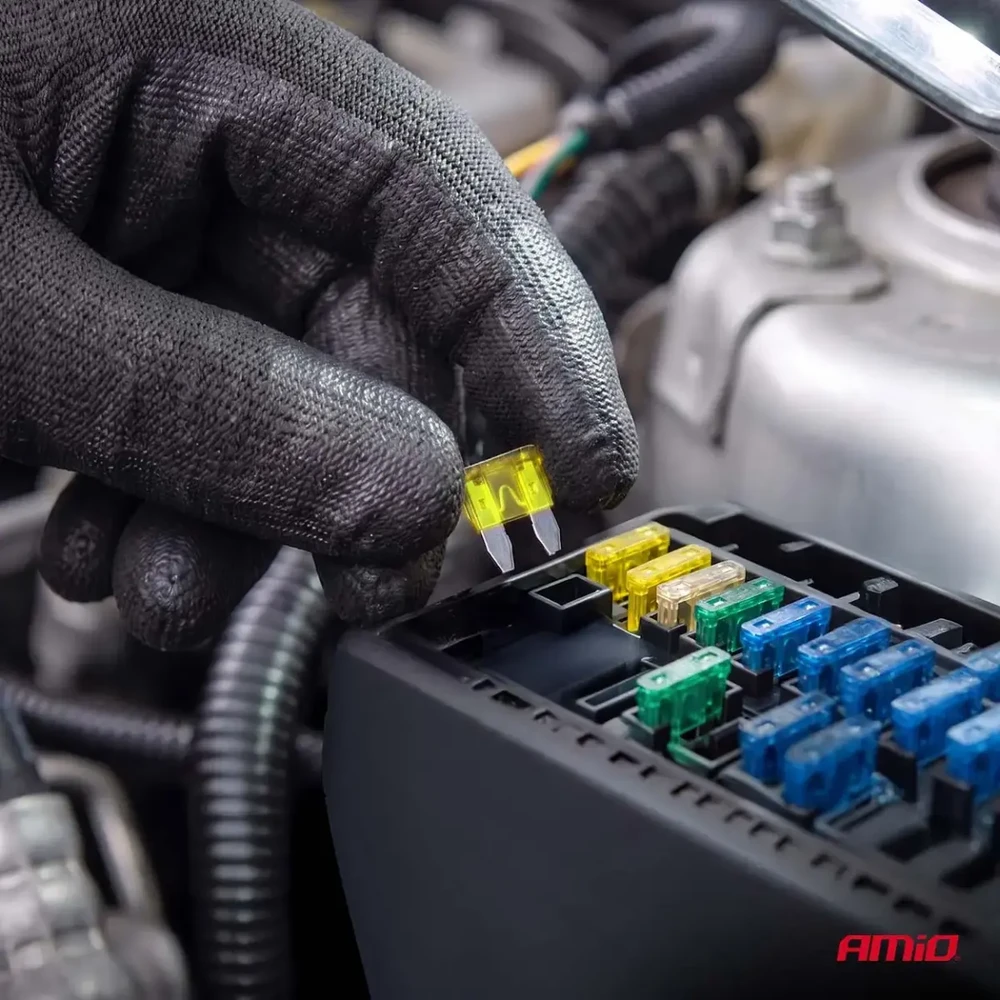 Automobiliniai plokštieji saugikliai mini, 3 vnt. 20A amio-05100