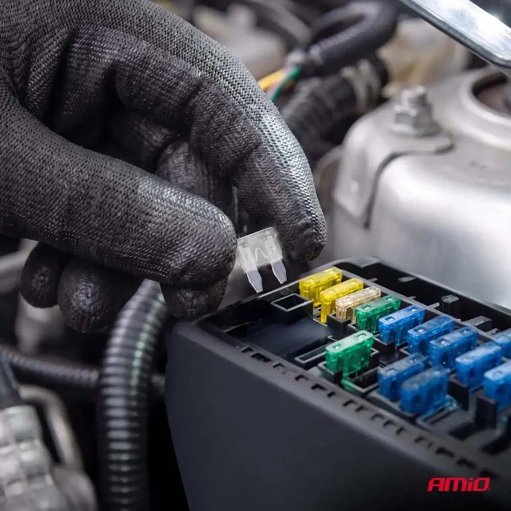 Automobiliniai plokštieji saugikliai mini 3 vnt. 25A AMIO-05101