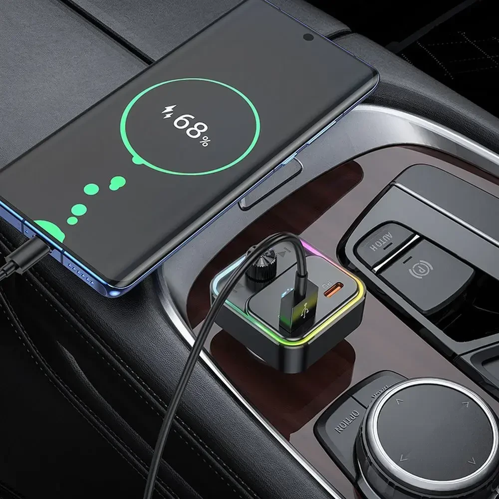 Automobilinis įkroviklis Hoco QC3.0 PD 30W su FM siųstuvu E81 juodas