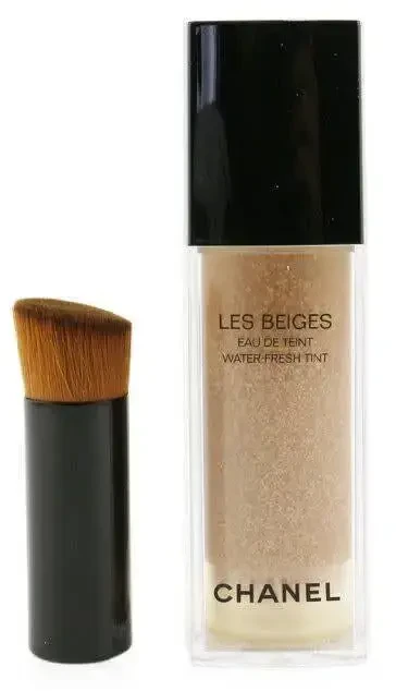 Chanel Les Beiges Vanduo-Fresh Tint lengva skysta pudra, atspalvis: Medium Light, 30 ml