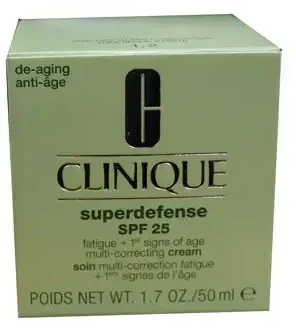 „Clinique Superdefense Broad Spectrum SPF25“ daugiafunkcis korekcinis kremas nuo nuovargio ir pirmųjų amžiaus požymių, 50 ml