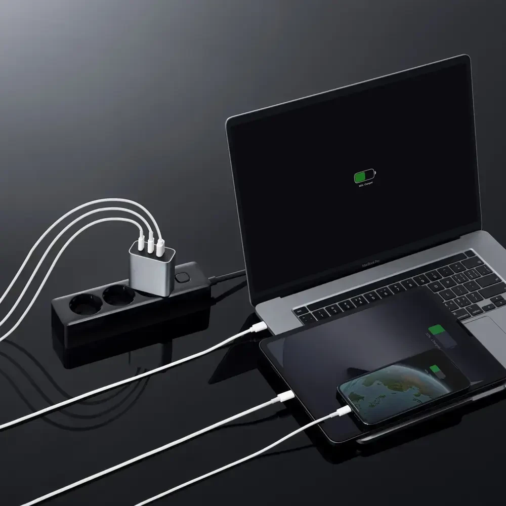 Cuktech 65 W GaN 2 x USB-C 1 x USB-A sieninis įkroviklis – pilkas