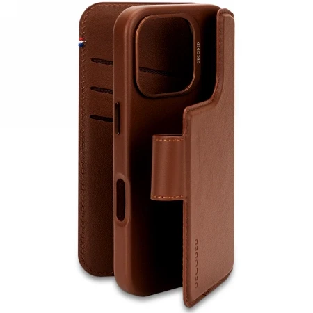 Decoded Leather Detachable Wallet MagSafe with Wallet Apple iPhone 16 Pro - dėklas telefonui rudos spalvos