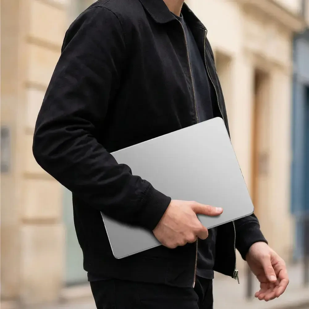 „AmazingThing“ titano spalvos kietas dėklas „MacBook Air M5 15“ – permatomas