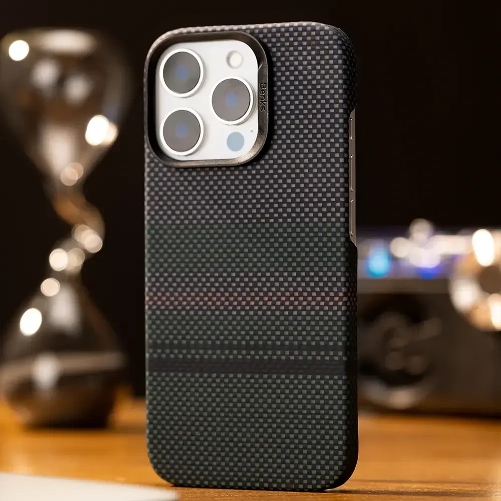 „Benks Magnetic Armor Air Aurora Kevlar 600D“ dėklas (SA65), skirtas Apple iPhone 16 Pro telefonui.