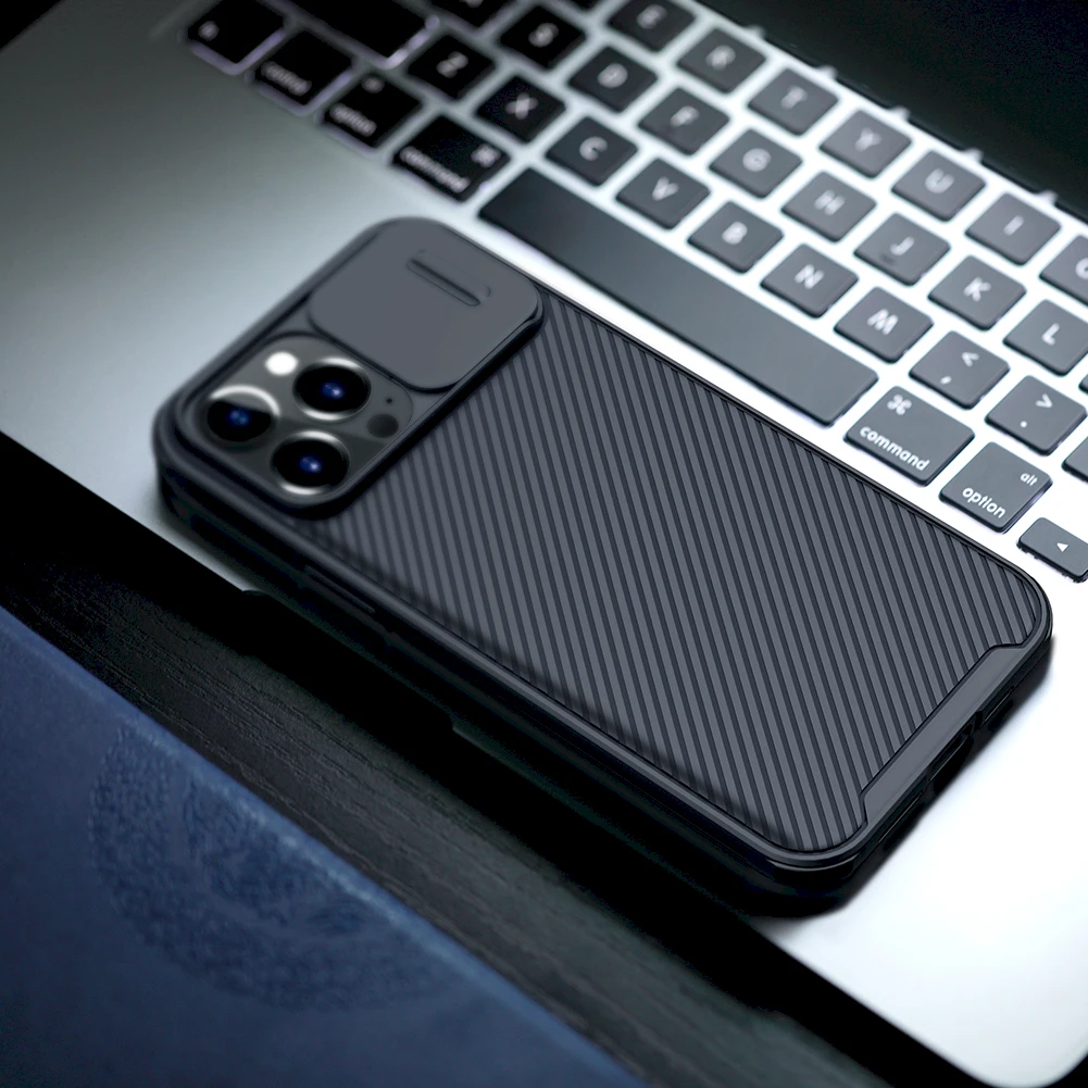 „Nillkin CamShield Pro Magnetic Case“ šarvuotas dėklas, skirtas „iPhone 13 Pro Max“ ir kameros apsaugai, juodas (suderinamas su „MagSafe“)