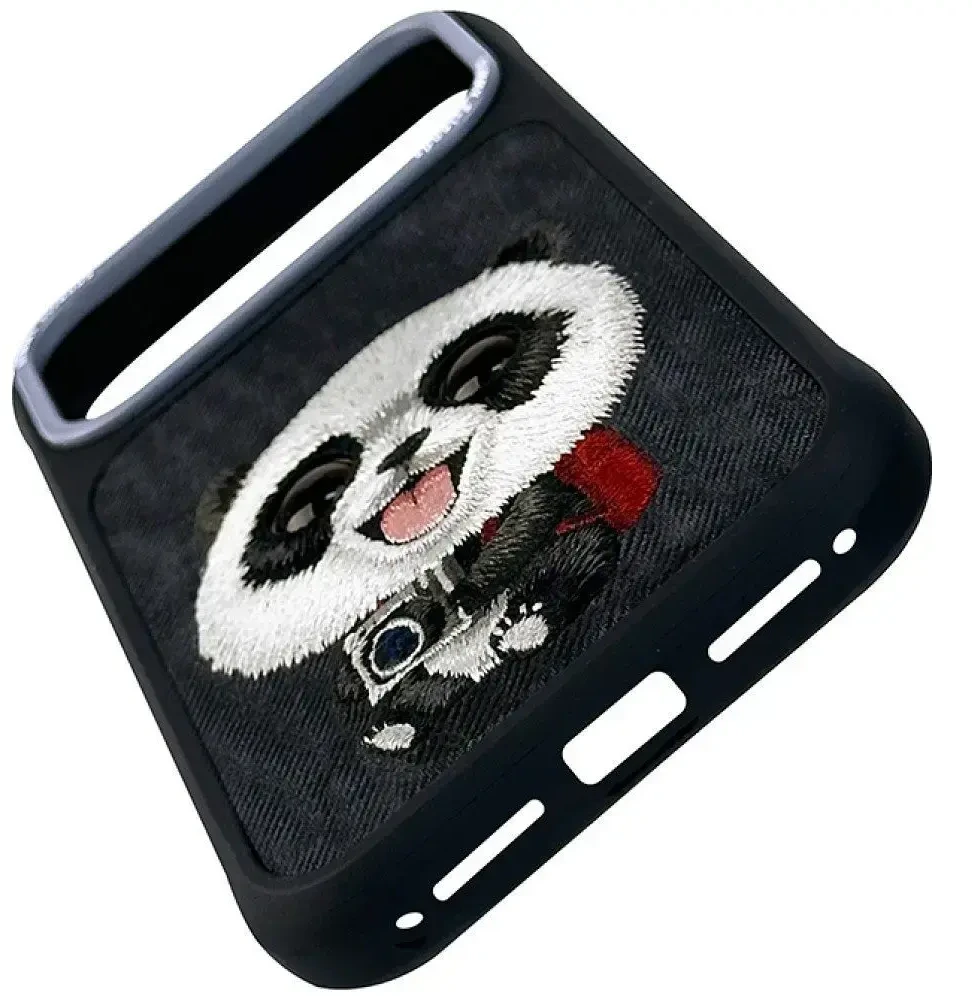 NIMMY dėklas BIG EYED GIANT PANDA, skirtas IPHONE 18 Pro/17 Pro, juodas