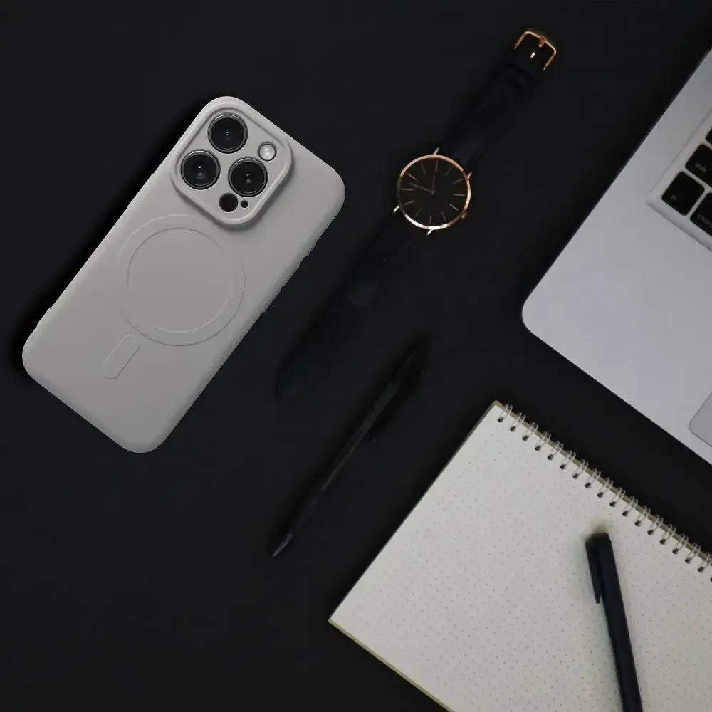 Dėklas Oem Case for iPhone 18 Pro / 17 Pro Silicone Mag Cover compatible with MagSafe (camera protection) sidabrinis