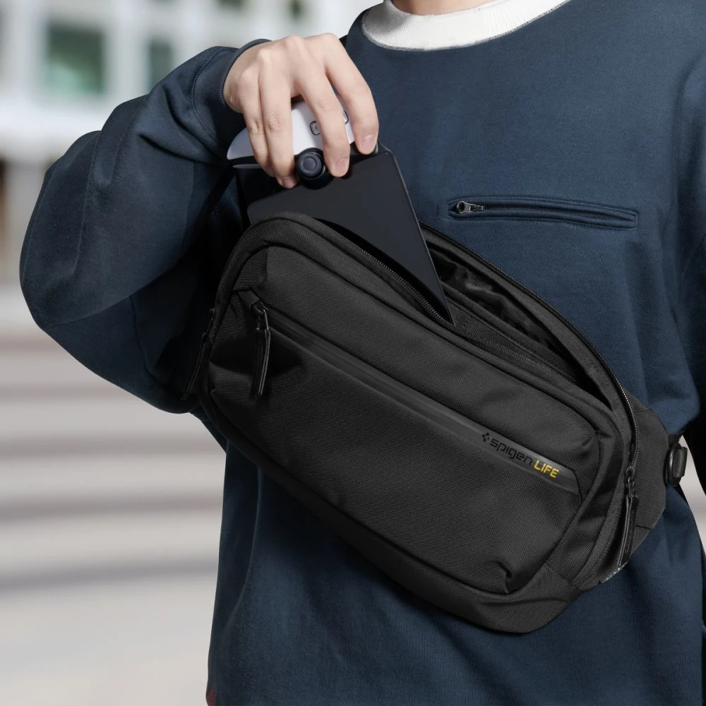 Spigen Klasden Sling Bag, juodos spalvos