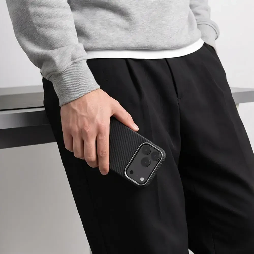 Dėklas Tech-Protect ION CARBON MagSafe iPhone 17 Pro Max / 18 Pro Max Juodas/SIDABRINIS