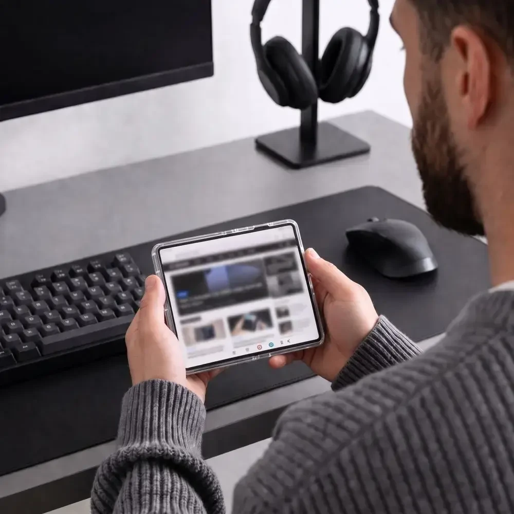 Dėklas Tech-Protect MagPeak MagSafe na Samsung Galaxy Z Fold 8 - skaidrus
