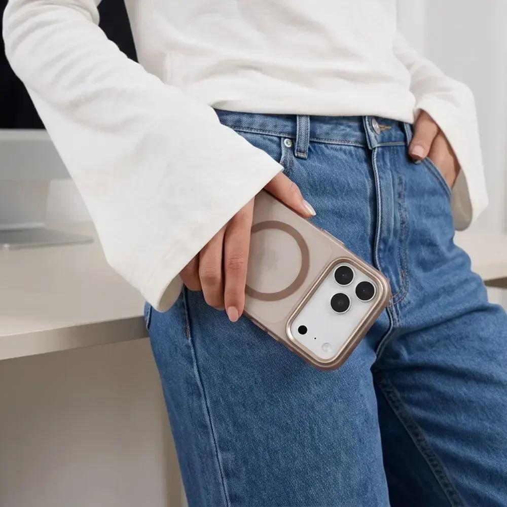 Dėklas Tech-Protect Magzero Magsafe do iPhone 17 Pro / 18 Pro matte desert auksinis