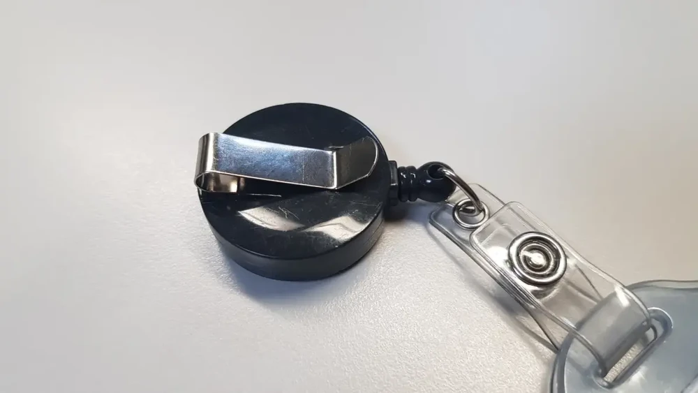 Laikiklis vardinei kortelei DURABLE (suspaudžiamas užsegimas)