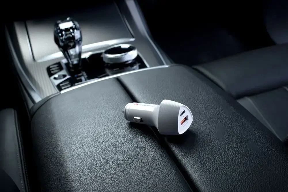 Įkroviklis automobilinis Forcell (CC50-1A1C) (1xUSB-C; 1xUSB; 5A 38W) baltas