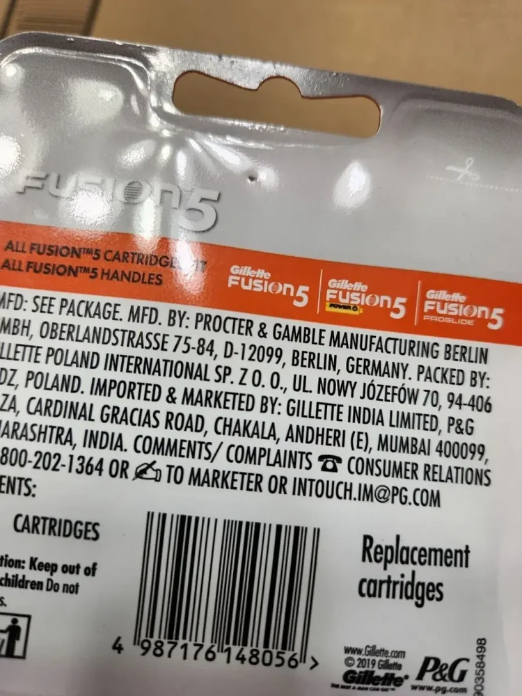 Gillette skutimosi peiliukai Fusion 5 su įkrovikliu 4 vnt.