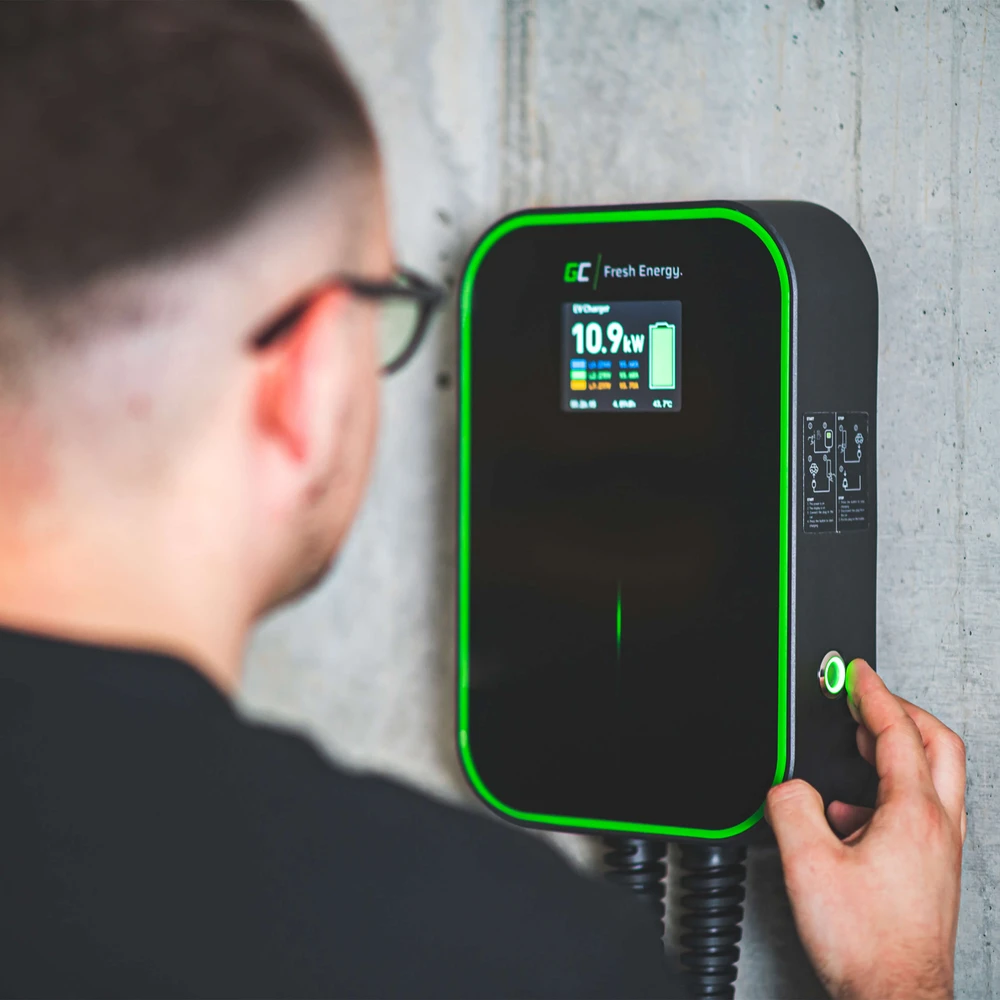 Wallbox Žalias Cell Žalias Cell EV Charger PowerBox 22kW įkroviklis su Type 2 lizdu ir RFID, skirtas elektromobiliams ir Plug-In hibridams įkrauti, 32 A