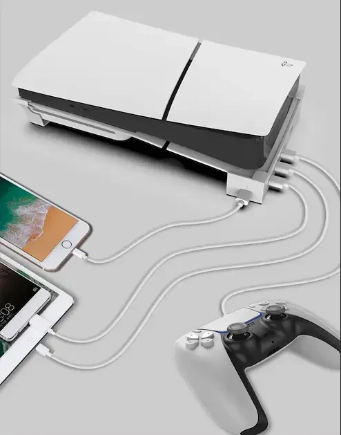 - iPega P5S008 horizontalus stovas su USB šakotuvu, skirtas PS5 Slim Baltas