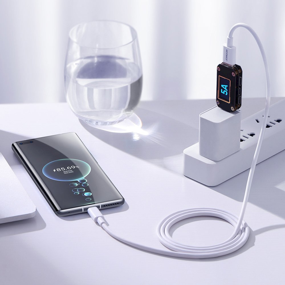 Joyroom greitas įkrovimas USB – USB tipo C laidas Greito įkrovimo maitinimo tiekimas 5 A 45 W 1 m baltas (S-1050M7)