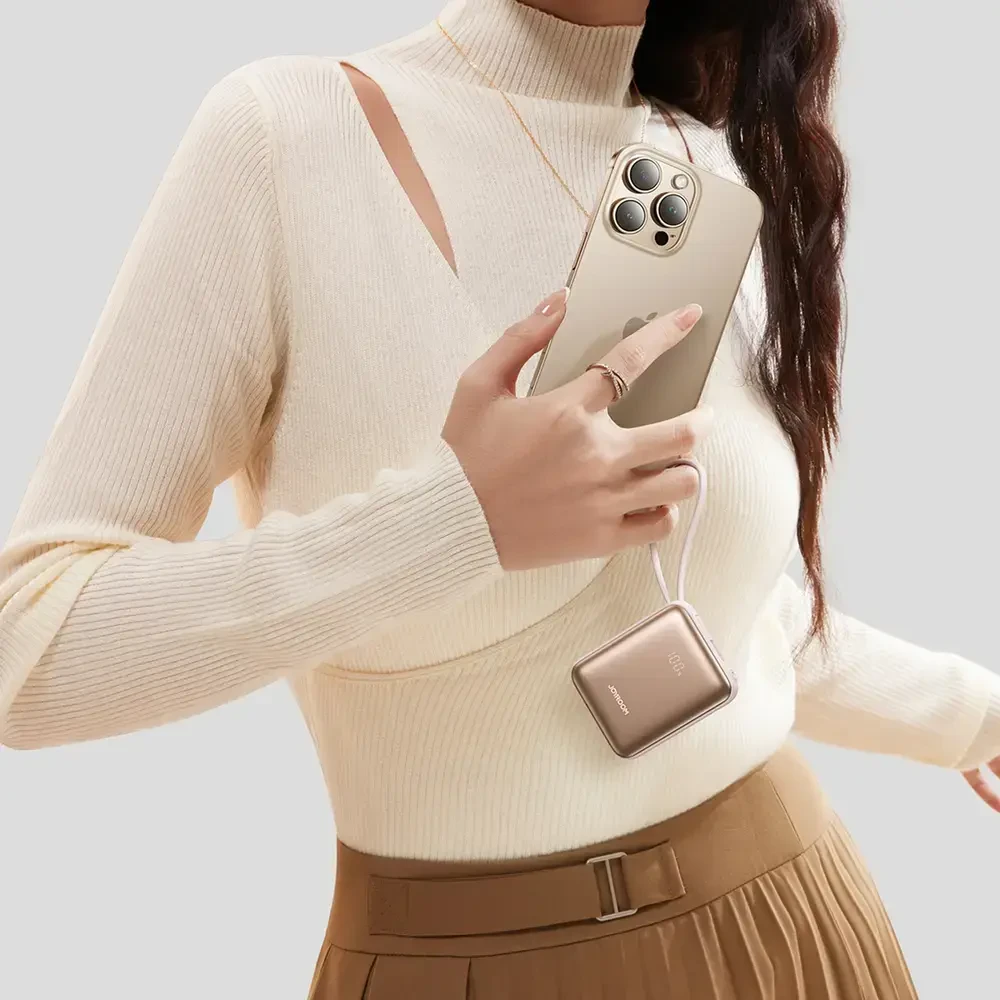 Joyroom JR-PBF27 22.5W 10000mAh Powerbank su dviem integruotais kabeliais – aukso spalvos