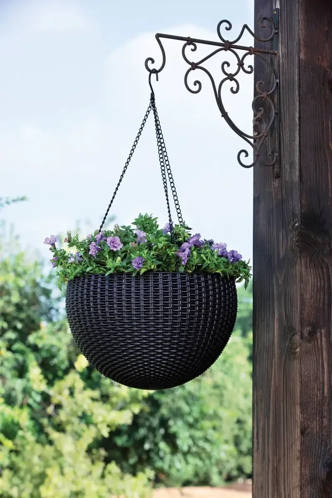 Keter Hanging Sphere Planter ruda