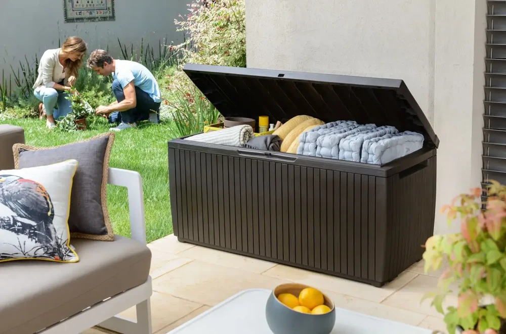 Curver Keter Springwood sodo dėžė, 305 l, raudona