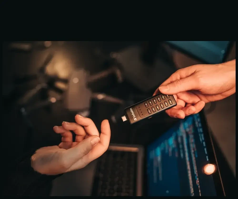Kietasis diskas Išorinis diskas Verbatim klaviatūra Secure USB-C 3.2 Gen 1 128GB juodos spalvos 49432