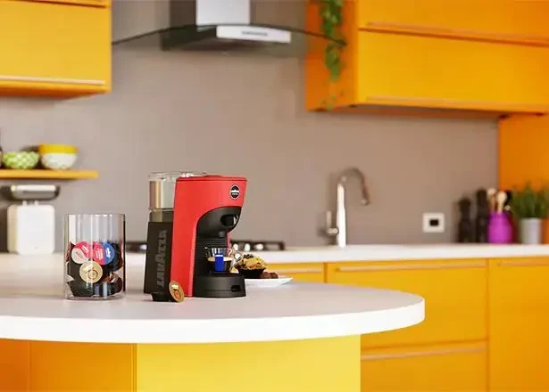 Lavazza kapsulinis Kavos aparatas LM 840 Tiny Eco / 18000527 Juodas, red