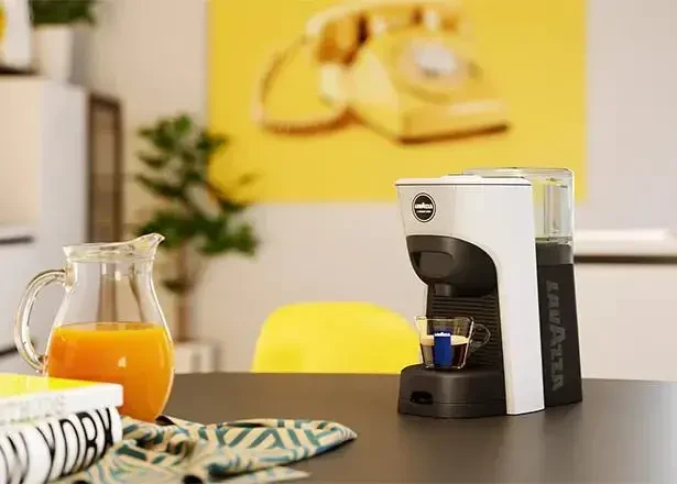 Lavazza kapsulinis Kavos aparatas LM 840 Tiny Eco / 18000533 Juodas, baltas