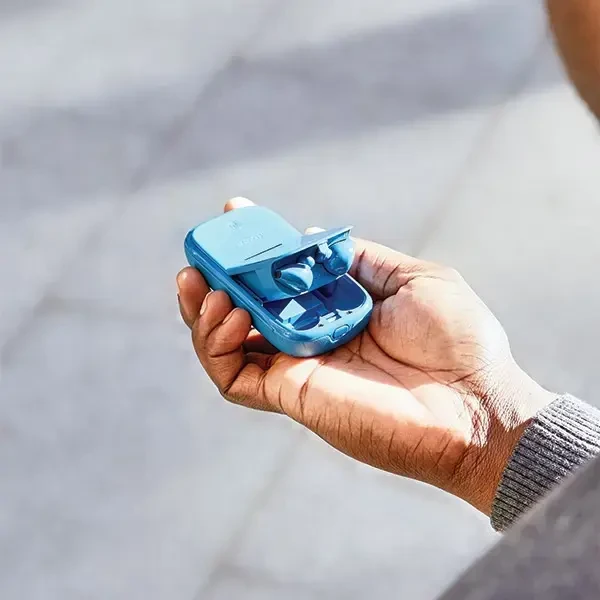 „Lexon Speakerbuds“ belaidės ausinės su „Bluetooth“ garsiakalbiu, mėlynas LA127B