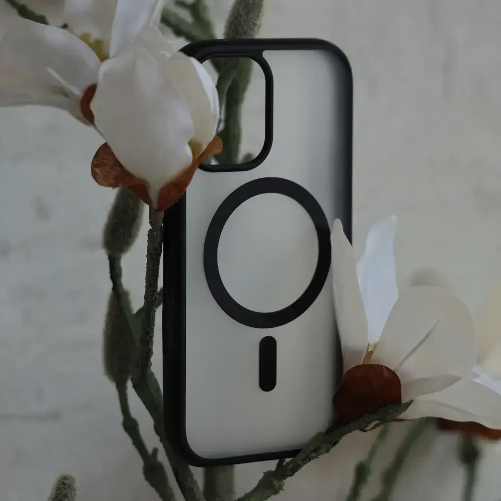 Liavec Soft dėklas skirtas Apple iPhone 17 juodos spalvos