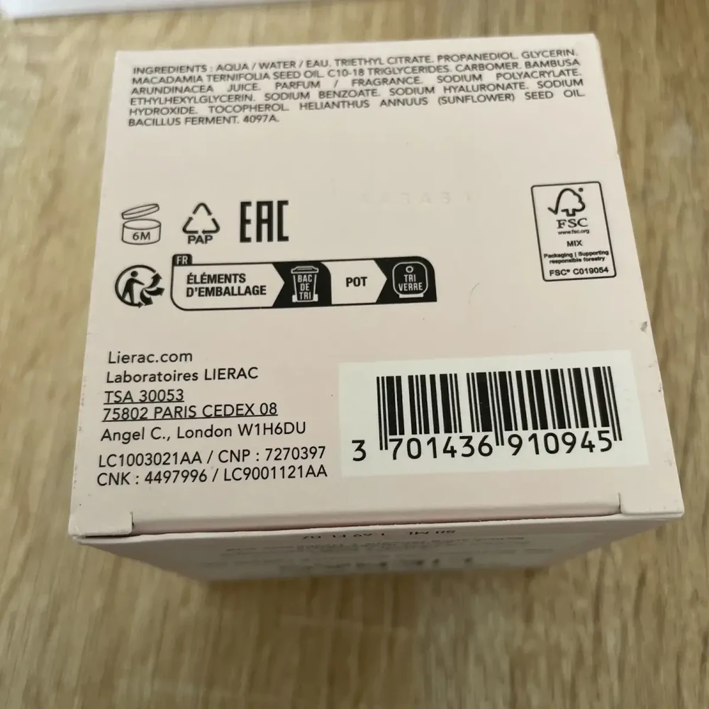 "Lierac Hydragenist Illuminating Rehydrating Gel-cream" drėkinamasis veido kremas-gelis 50ml