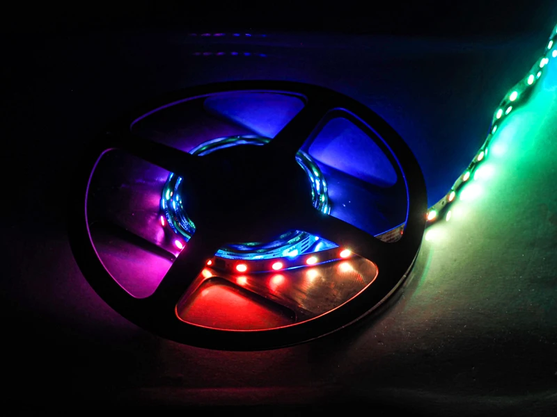 LED juostelė LTC PS Rinkinys: RGB SMD5050 diodų girlianda, 120 diodų, 2m IP20 + valdiklis + maitinimo laidas + nuotolinio valdymo pultas