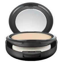 MAC Studio Fix Powder Plus Ultra-Matte Finish kompaktiškas makiažo pagrindas C5.5, 15 g