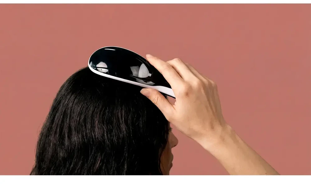 „Marielle“ galvos masažo šepetys su garų ir šviesos funkcija MSMPS, juodas