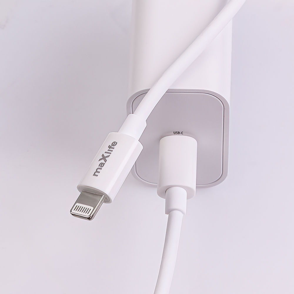 Maxlife MXTC-06-20C PD QC įkroviklis 1x USB-C 20W baltos spalvos + USB-C - Lightning kabelis 20W