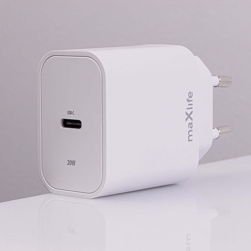 Maxlife MXTC-06-20C PD QC įkroviklis 1x USB-C 20W baltos spalvos + USB-C - Lightning kabelis 20W