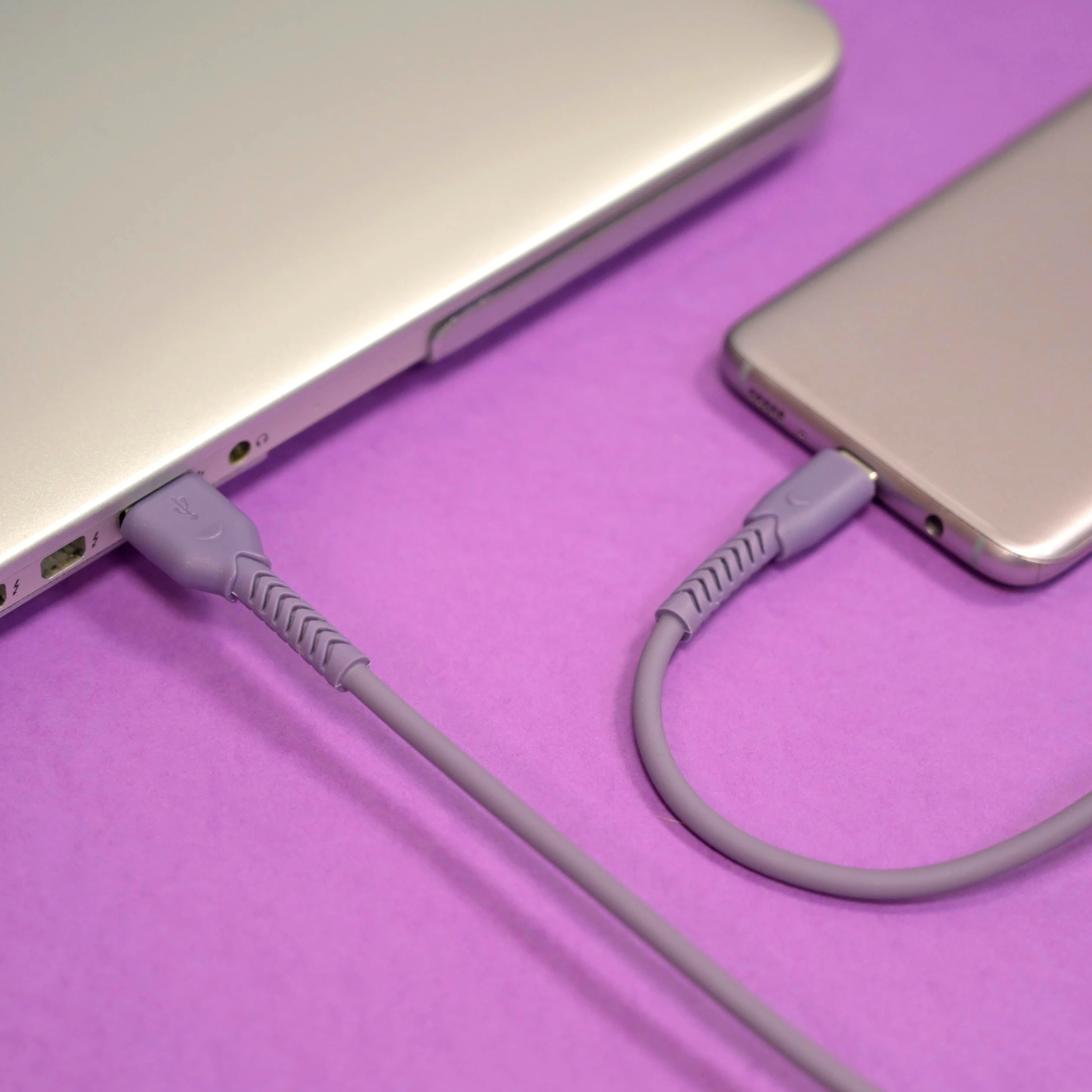 Maxlife MXUC-04 laidas USB – USB-C 1,0 m 3A violetinis