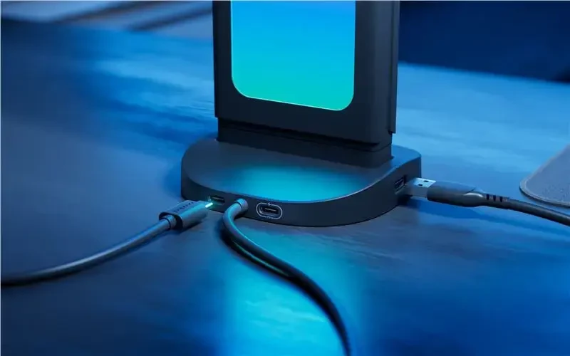 Nanoleaf Pegboard Desk Dock