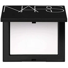Nars šviesą atspindintys tvirtinimo milteliai presuoti, 10 g
